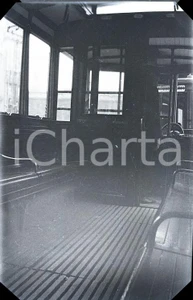 Fotografia d epoca originale 1920ca MILANO Interno di un tram NEGATIVO ORIGINALE 1