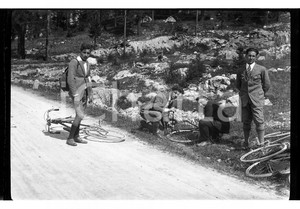 Fotografia d epoca originale 1923 GARLATE LC Imprevisto in bicicletta NEGATIVO ORIGINALE 1