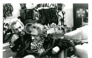 1989 CINEMA "Lost Angels" Donald SUTHERLAND con il regista Hugh HUDSON *Foto 2 Fotografia di agenzia. CONDIZIONI: GFORMATO: 24x15 cm    originale e autentica 1