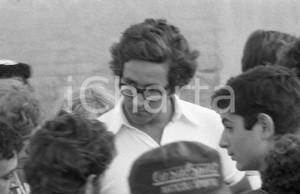 1971 MONZA Mauro FORGHIERI progettista e DT FERRARI NEGATIVO ORIGINALE Negativo originale in bianco e nero su pellicola.  E' SEVERAMENTE VIETATA LA RIPRODUZIONE.TUTTI I DIRITTI SONO RISERVATI.ICharta mette in vendita, sul negozio eBay e in esclusiva sul sito "icharta" il proprio archivio composto da numerose diapositive e negativi fotografici d'epoca, tutti originali e autentici.Si tratta di uno sguardo inedito sull'attualità, la politica, la vita quotidiana, il gossip e la cultura, che fotografa il cambiamento della nazione (e non solo) tra il 1890 ed il 1990 circa. Un'occasione unica per il mercato del collezionismo, che vede finalmente disponibile un archivio eccezionale per vastità, tematiche e condizioni, in un settore (il negativo fotografico e la diapositiva) di assoluta novità e dalle interessanti prospettive di investimento. CONDIZIONI:FAIR/discretoFORMATO: 35mm originale e autentica 1