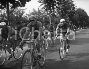 1949 MILANO-BRESCIA Ottava edizione della corsa ciclistica 9 NEGATIVO ORIGINALE Nel negativo corridori in gruppo ristretto.Negativo originale in bianco e nero, su pellicola, in formato cm 6 x 4,5 CONDIZIONI: FAIR E' SEVERAMENTE VIETATA LA RIPRODUZIONE.TUTTI I DIRITTI SONO RISERVATI.ICharta mette in vendita, sul negozio eBay e in esclusiva sul sito "icharta" il proprio archivio composto da numerose diapositive e negativi fotografici d'epoca, tutti originali e autentici.Si tratta di uno sguardo inedito sull'attualità, la politica, la vita quotidiana, il gossip e la cultura, che fotografa il cambiamento della nazione (e non solo) tra il 1890 ed il 1990 circa. Un'occasione unica per il mercato del collezionismo, che vede finalmente disponibile un archivio eccezionale per vastità, tematiche e condizioni, in un settore (il negativo fotografico e la diapositiva) di assoluta novità e dalle interessanti prospettive di investimento.  originale e autentica 1