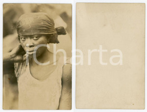 1940 ca CONGO BELGA Donna indigena con foulard - Scarificazione viso *Foto 9x14  Fotografia originale d'epoca.  GOOD/buono minima macchia al lato sinistro FORMATO: 9x14 cm originale e autentica 1