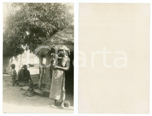 1940 ca AFRICA SENEGAL Madre con il figlio presso una capanna *Foto 9x14 cm  Fotografia originale d'epoca.  GOOD/buono  FORMATO: 9x14 cm originale e autentica 1