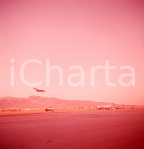 Fotografia d epoca originale 1961 ATENE Aeroporto con veivolo in decollo NEGATIVO ORIGINALE 1
