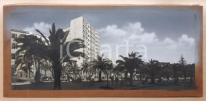 1955 ca SASSARI Veduta panoramica - Bozzetto preparatorio cartolina 44x20 cm Bozzetto preparatorio per cartolina postale.Montato su cartone pressato.  FAIR/discreto Lievi smussature agli angoli FORMATO: 44x20 cm originale e autentica 1