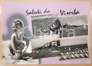 1960 ca VISERBA DI RIMINI Vedutine con bimbo - Bozzetto preparatorio cartolina Bozzetto preparatorio per cartolina postale.Collage su cartoncino flessibile.  FAIR/discreto Ingialliture ai margini, aloni di colla, residui di nastro adesivo al verso FORMATO: 45x32 cm originale e autentica 1