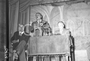 1955 MARMENTINO (BS) fraz OMBRIANO Congresso climatologia (3) NEGATIVO ORIGINALE Negativo originale in bianco e nero su pellicola.  E' SEVERAMENTE VIETATA LA RIPRODUZIONE.TUTTI I DIRITTI SONO RISERVATI.ICharta mette in vendita, sul negozio eBay e in esclusiva sul sito "icharta" il proprio archivio composto da numerose diapositive e negativi fotografici d'epoca, tutti originali e autentici.Si tratta di uno sguardo inedito sull'attualità, la politica, la vita quotidiana, il gossip e la cultura, che fotografa il cambiamento della nazione (e non solo) tra il 1890 ed il 1990 circa. Un'occasione unica per il mercato del collezionismo, che vede finalmente disponibile un archivio eccezionale per vastità, tematiche e condizioni, in un settore (il negativo fotografico e la diapositiva) di assoluta novità e dalle interessanti prospettive di investimento. CONDIZIONI:FAIR/discretoFORMATO: cm 9 x 6 originale e autentica 1