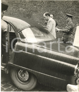 Fotografia d epoca originale 1958 MONT D ORIGNY FRANCE Arresto Wayne POWERS disertore americano Foto 1