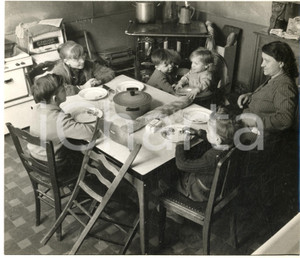 Fotografia d epoca originale 1958 MONT D ORIGNY Famiglia di Wayne POWERS disertore americano Foto 2 1