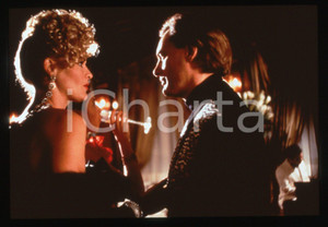 35mm vintage slide*1996 FOR LOVE ALONE: THE IVANA TRUMP STORY Sanna VRAA (1)  Diapositiva d'epoca, in formato 35 mm.Nella diapositiva appare anche Stephen Collins.CONDIZIONI: GOODE' severamente vietata la riproduzione. Tutti i diritti sono riservati. ICharta mette in vendita, sul negozio eBay e in esclusiva sul sito "icharta" il proprio archivio composto da numerose diapositive e negativi fotografici d'epoca, tutti originali e autentici, che attraversano la storia del costume italiano tra gli la fine degli anni Sessanta e Novanta.Si tratta di uno sguardo inedito sull'attualit&agrave;, la politica, la vita quotidiana, il gossip e la cultura, che fotografa il cambiamento della nazione in quest'ultimo scorcio del XX secolo. Un'occasione unica per il mercato del collezionismo, che vede finalmente disponibile un archivio eccezionale per vastit&agrave;, tematiche e condizioni, in un settore (il negativo fotografico e la diapositiva) di assoluta novit&agrave; e dalle interessanti prospettive di investimento.     originale e autentica 1