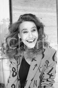 1987 CANNES Marie Theres RELIN Ritratto *NEGATIVO ORIGINALE Negativo originale in bianco e nero, su pellicola, in formato 35mm  E' SEVERAMENTE VIETATA LA RIPRODUZIONE.TUTTI I DIRITTI SONO RISERVATI.ICharta mette in vendita, sul negozio eBay e in esclusiva sul sito "icharta" il proprio archivio composto da numerose diapositive e negativi fotografici d'epoca, tutti originali e autentici, che attraversano la storia del costume italiano tra gli la fine degli anni Sessanta e Novanta.Si tratta di uno sguardo inedito sull'attualità, la politica, la vita quotidiana, il gossip e la cultura, che fotografa il cambiamento della nazione in quest'ultimo scorcio del XX secolo. Un'occasione unica per il mercato del collezionismo, che vede finalmente disponibile un archivio eccezionale per vastità, tematiche e condizioni, in un settore (il negativo fotografico e la diapositiva) di assoluta novità e dalle interessanti prospettive di investimento.  FAIR/discreto  FORMATO: 35mm originale e autentica 1