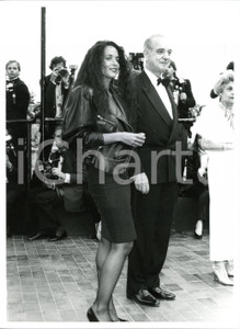 1985 CANNES - Sonia BRAGA al Festival del Cinema *Foto 18x24 (2)  Fotografia d'agenzia. CONDIZIONI: G (ma minimi difetti di stampa) FORMATO:18x24 cm      originale e autentica 1