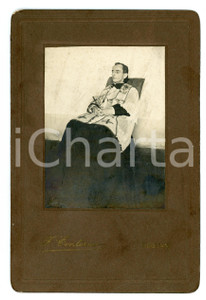 Fotografia d epoca originale 1900 ca DOGLIANI Ritratto POST MORTEM di un sacerdote  Foto F. CONTERNO 1