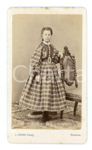 Fotografia d epoca originale 1890 ca VENEZIA Giovane donna  Ritratto POST MORTEM ? Foto L. PERINI  CDV 1