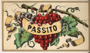 Materiale pubblicitario d’epoca 1950 ca Liquore PASSITO Etichetta pubblicitaria VINTAGE 10x6 cm 4 1