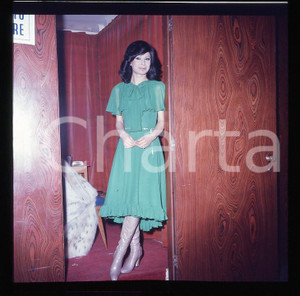 Fotografia d epoca originale 1975ca CINEMA ITALIA Edwige FENECH ritratto in camerino DIAPOSITIVA ORIGINALE 1