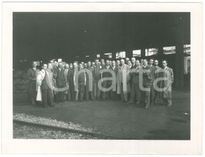 Fotografia d epoca originale 1948 LECCO Acciaieria CALEOTTO  Dirigenti e maestranze Foto gruppo 24x18 1