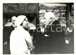 Fotografia d epoca originale 1931 PARIS Louis LYAUTEY riceve Giuliana d OLANDA all ESPOSIZIONE COLONIALE 2 1