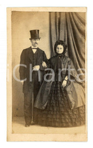 Fotografia d epoca originale 1910 ca NAPOLI Marito e moglie  Ritratto CDV Foto Carlo FRATACCI 6x10 cm 1