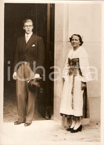 Fotografia d epoca originale 1937 PARIS TROCADERO Carlo Giovanni di SVEZIA Inaugura esposizione folklore 2 1