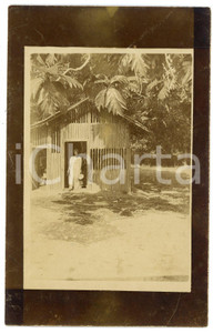 1920 ca CONGO BELGE Habitation des environs de BANANA - Photo 9x14 cm  Fotografia d'epoca, in formato cartolina postale. CONDIZIONI:GOOD/buono lievi aloni e difetti di stampaFORMATO: 9x14 cm originale e autentica 1