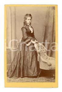 1890 ca WIEN - GARTENSALON Portrait of a lady - Photo DR. HEID 6x10 cm  Fotografia d'epoca. CONDIZIONI:POOR/danneggiato Graffi al recto, lievi brunitureFORMATO: 6x10 cm originale e autentica 1