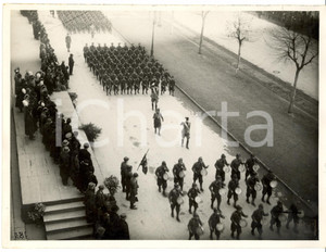 Fotografia d epoca originale 1936 TORINO Sfilata AVANGUARDISTI davanti al generale ANGELO TUA Foto 1