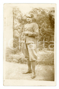 1926 BRESCIA - REGIO ESERCITO Ritratto di un caporale - Foto 9x14 cm  Fotografia d'epoca in formato cartolina postale. Con messaggio manoscritto al verso. CONDIZIONI:FAIR/discreto Lievi smussature agli angoliFORMATO: 9x14 cm originale e autentica 1
