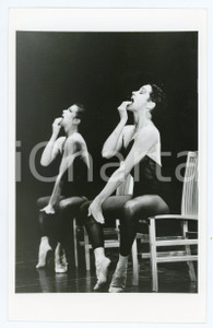 1995 NDT Nederlands Dans Theater 3 - Martine VAN HAMEL Sabine KUPFENBERG Foto Fotografia di agenzia. CONDIZIONI:GOOD/buonoFORMATO: 12x20 cm originale e autentica 1