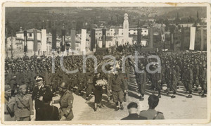 Fotografia d epoca originale 1940 ca CAPRINO VERONESE Piazza della Vittoria  Cerimonia militare Foto 14x9 1
