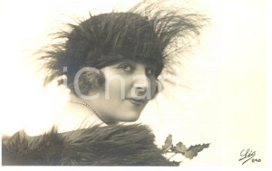 Documento originale, autentico 1920 ca MODA VINTAGE Donna con cappello di piume CURIOSA 4 1
