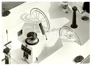 Fotografia d epoca originale 1985 VENEZIA Varo AZZURRA II Plancia dell imbarcazione SAILING REGATTA Foto 1