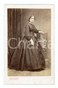 1900 ca MILANO Canonica SAN BABILA Ritratto di donna anziana CDV Foto PAGLIANO Fotografia d'epoca montata su cartoncino.  CONDIZIONI:FAIR/discreto Lievi bruniture diffuseFORMATO: 6x10 cm originale e autentica 1