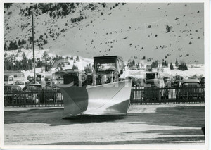 1955 ca MONTGENÈVRE (FRANCE) Fiera degli spazzaneve - Foto 17x12 cm (4) Fotografia d'epoca. CONDIZIONI:FAIR/discreto Lievi smussature agli angoli, lievi difetti di stampaFORMATO: 17x12 cm originale e autentica 1