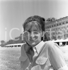 1967 VENEZIA Sandie SHAW in spiaggia al Lido NEGATIVO ORIGINALE 1 Negativo originale in bianco e nero, in formato cm 6 x 6.Per i diritti rivolgersi a ICharta.ICharta mette in vendita, sul negozio eBay e in esclusiva sul sito "icharta" il proprio archivio composto da numerose diapositive e negativi fotografici d'epoca, tutti originali e autentici.Si tratta di uno sguardo inedito sull'attualità, la politica, la vita quotidiana, il gossip e la cultura, che fotografa il cambiamento della nazione (e non solo) tra il 1890 ed il 1990 circa. Un'occasione unica per il mercato del collezionismo, che vede finalmente disponibile un archivio eccezionale per vastità, tematiche e condizioni, in un settore (il negativo fotografico e la diapositiva) di assoluta novità e dalle interessanti prospettive di investimento. CONDIZIONI:FAIR/discretoFORMATO: cm 6 x 6 originale e autentica 1