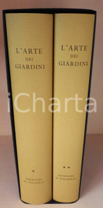 2000 M. AZZI VISENTINI L'arte dei giardini *Edizioni Il Polifilo 2 voll. (6) Brossura editoriale con copertina rigida telata e sovraccoperta. Cofanetto in cartoncino.Si tratta di un'antologia in due volumi di scritti italiani sull'arte del disegno dei giardini. L'antologia copre il periodo dal primo Rinascimento alla fine del Novecento, con scritti di Boccaccio, Giovanni Rucellai, Filarete, Colonna, Pietro Bembo, Vasari, Tasso, Scamozzi, Borromeo, Milizia e vari, con relative illustrazioni. EDITORE: Edizioni Il Polifilo PAGINE: 619 + 507CONDIZIONI:GOOD/buonoFORMATO: 18x26 cm originale e autentica 1