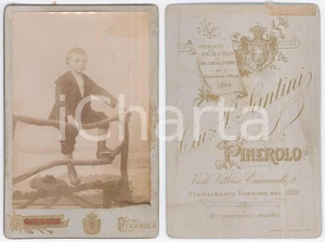 Fotografia d epoca originale 1895 ca PINEROLO Bambino con staccionata  Ritratto Foto Pietro SANTINI 11x16 1