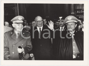 Fotografia d epoca originale 1985 MILANO Esercito  Umberto CAPPUZZO Riccardo BISOGNIERO Giovanni SPADOLINI 1