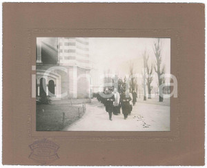 Fotografia d epoca originale 1915 ca MILANO Corteo funebre  Cimitero Monumentale Foto E. PELLEGRINO 2 1