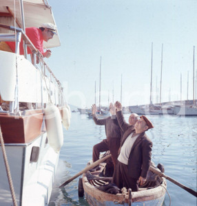 Fotografia d epoca originale 1970 ca Claudio VILLA ritratto sulla sua barca DIAPOSITIVA ORIGINALE 8 1
