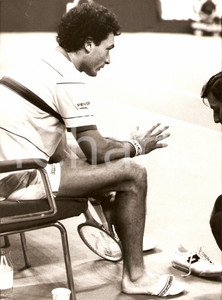 Fotografia d epoca originale 1980 BROOKLYN TOURNAMENT Tennis José Luis CLERC infortunato al piede Fotografia 1