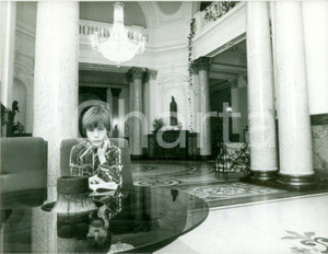 Fotografia d epoca originale 1981 BAD GODESBERG Un alunno dell ALOYSIUSKOLLEG durante lo studio FOTO 1