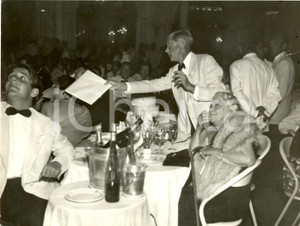 Fotografia d epoca originale 1955 ca UK? Duca di WINDSOR fuma il sigaro durante serata di gala Fotografia 1