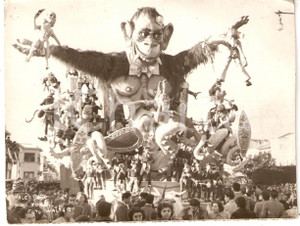 Fotografia d epoca originale 1950 CARNEVALE DI VIAREGGIO Carro allegorico KING KONG Foto seriale 1