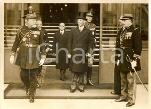 Fotografia d epoca originale 1937 PARIS Re Giorgio II di GRECIA all ELISEO con Generale BRACONNIER Foto 1