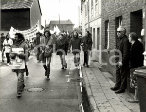 Fotografia d epoca originale 1982 TUSCHENBROICH  OSTERMARSCH per la pace  Partecipanti Foto 1