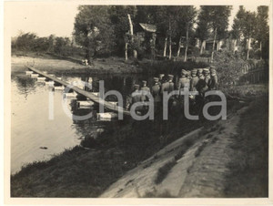 Fotografia d epoca originale 1935 ca Area di PAVIA  Regio Esercito GENIO  Ponte di barche Foto 12x8 2 1