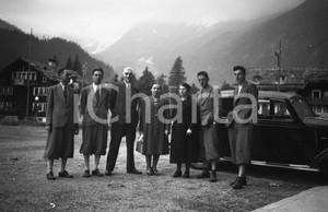 1939 MACUGNAGA gita in montagna  NEGATIVO ORIGINALE Negativo originale d'epoca in bianco e nero su pellicola.Per i diritti rivolgersi a ICharta.ICharta mette in vendita, sul negozio eBay e in esclusiva sul sito "icharta" il proprio archivio composto da numerose diapositive e negativi fotografici d'epoca, tutti originali e autentici.Si tratta di uno sguardo inedito sull'attualità, la politica, la vita quotidiana, il gossip e la cultura, che fotografa il cambiamento della nazione (e non solo) tra il 1890 ed il 1990 circa. Un'occasione unica per il mercato del collezionismo, che vede finalmente disponibile un archivio eccezionale per vastità, tematiche e condizioni, in un settore (il negativo fotografico e la diapositiva) di assoluta novità e dalle interessanti prospettive di investimento. CONDIZIONI:FAIR/discretoFORMATO: cm 6 x 9 originale e autentica 1