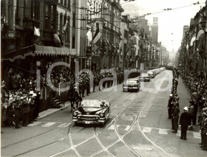 Fotografia d epoca originale 1959 BRUXELLES  Corteo nuziale di ALBERTO e PAOLA di LIEGI in rue ROYALE 1