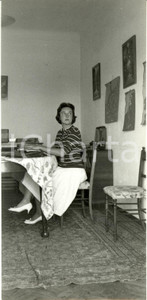 Fotografia d epoca originale 1960 ca Infanta PILAR di BORBONESPAGNA Duchessa BADAJOZ nella sua casa 2 1